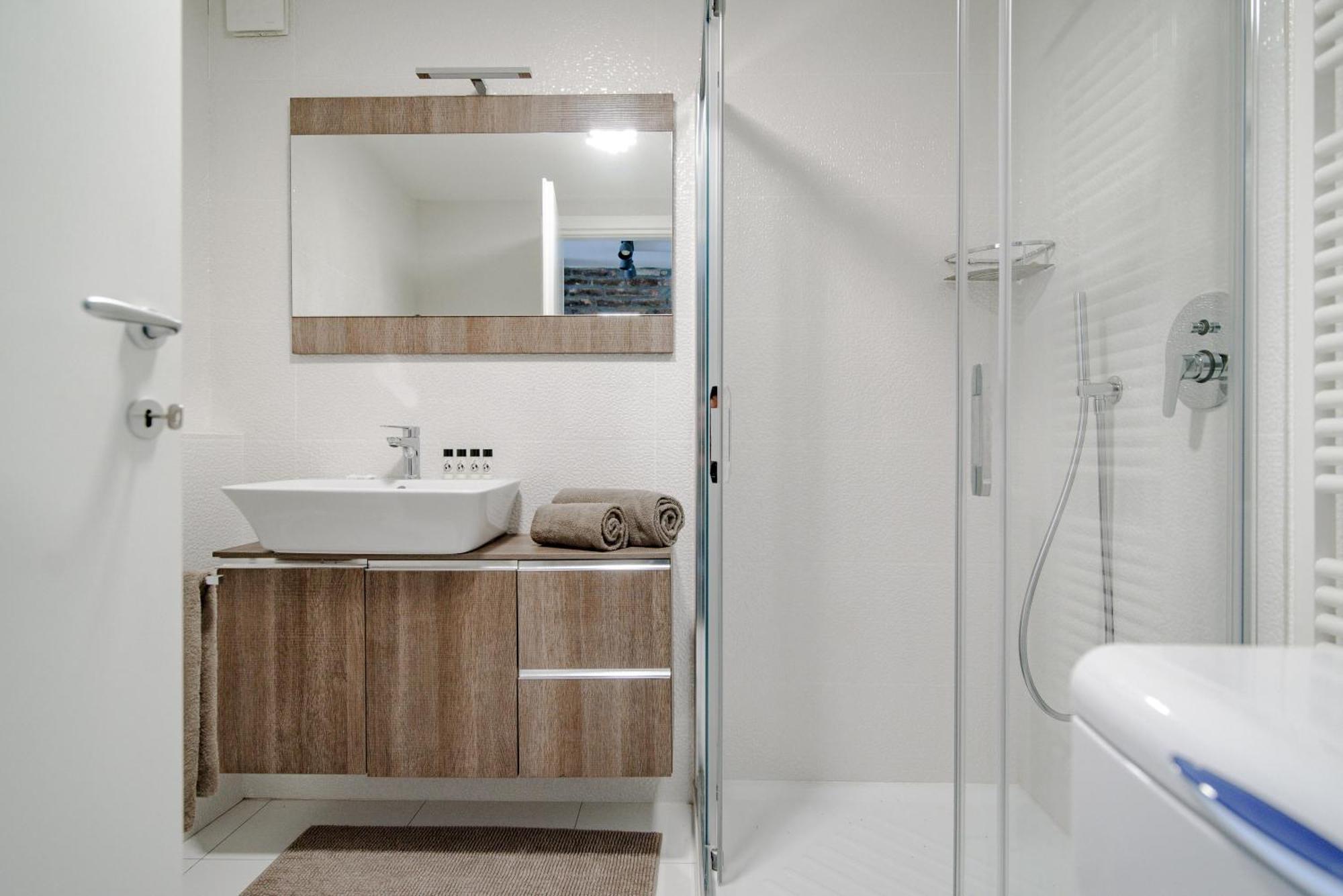 Gem Of The Lake - Luxury Apartment Como Old Town Luaran gambar